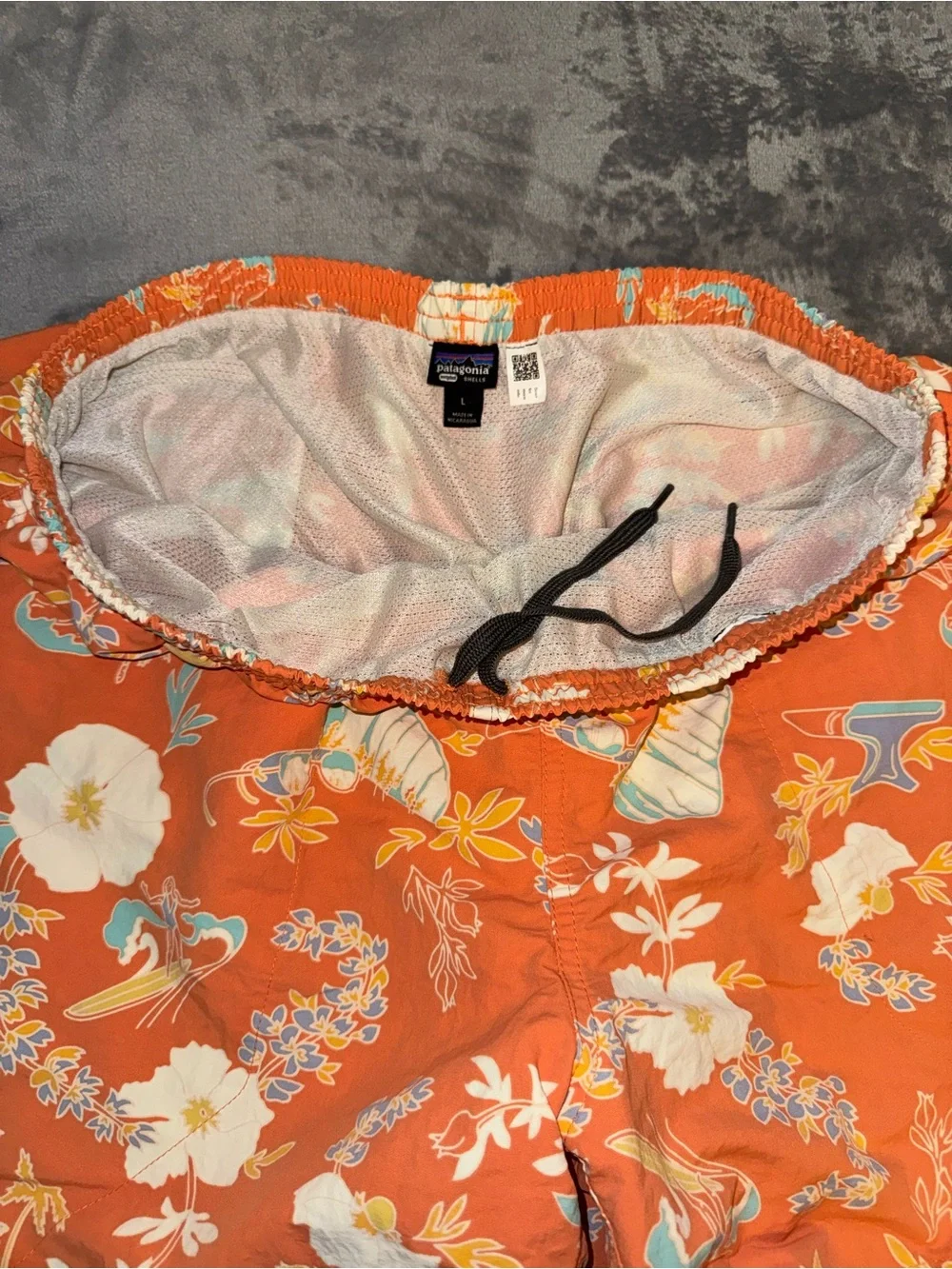 Patagonia Men’s Baggies Swim Trunks 5” Orange Flowers Size Large